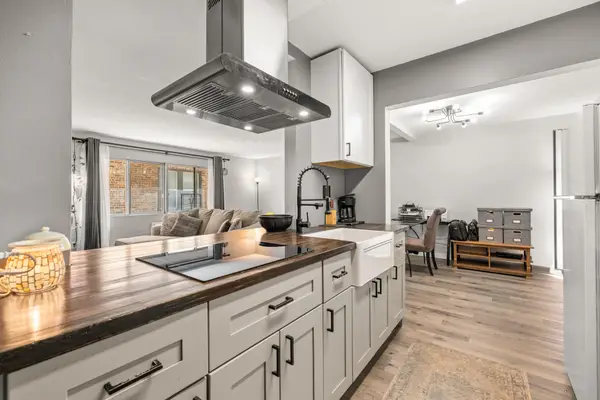 4434 N Oakland Ave, Shorewood, WI 53211