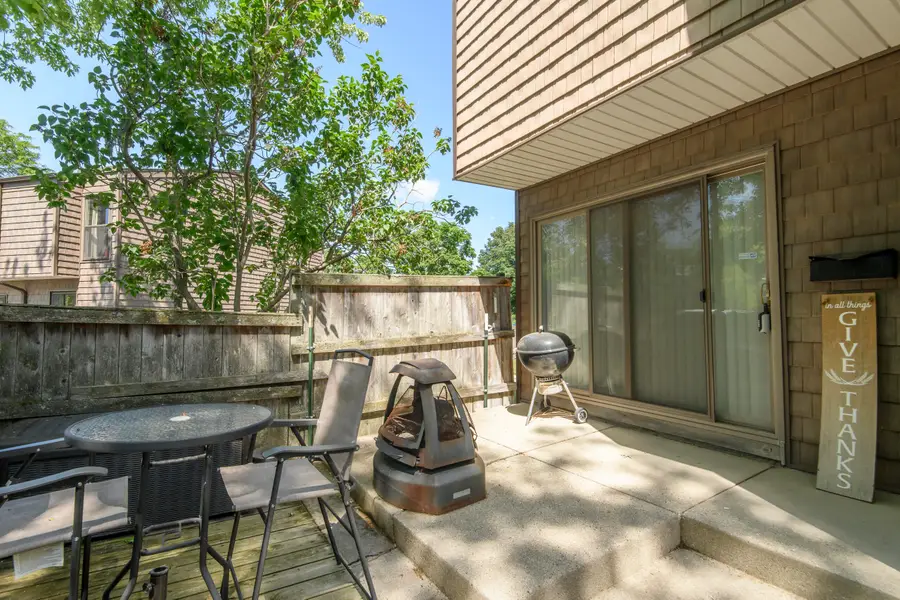 6941 W Glenbrook Rd, Milwaukee, WI 53223 - #2