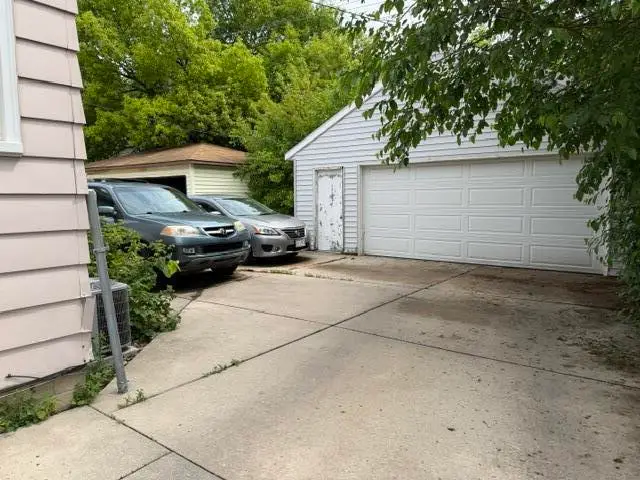 438 S 70th St, Milwaukee, WI 53214 - #2