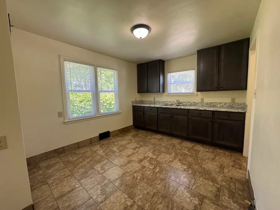 6634 W Carmen Ave, Milwaukee, WI 53218 - #3