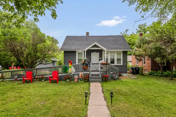 4406 S Nicholson Ave, Saint Francis, WI 53235