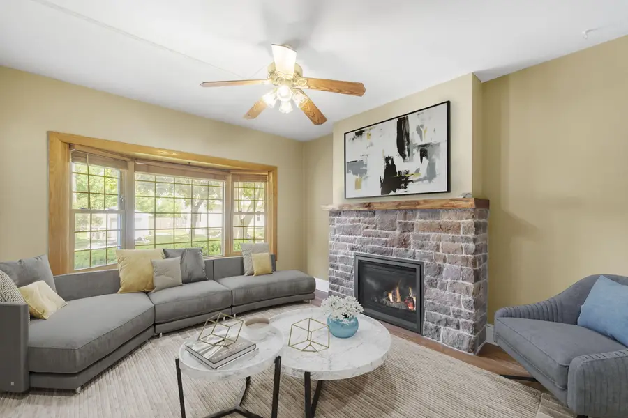 2410 S Lenox St, Milwaukee, WI 53207 - #3