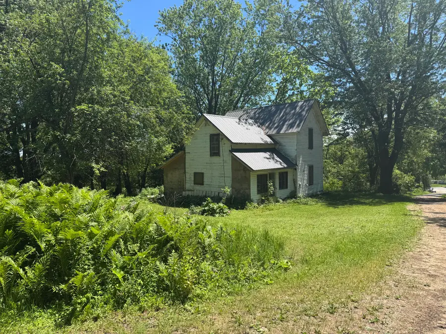 S3986 Randle Ln, Jefferson, WI 54665 - #3