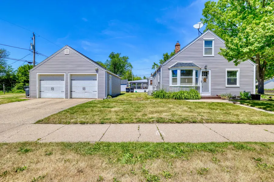 420 Scott Ave, Waukesha, WI 53186 - #2