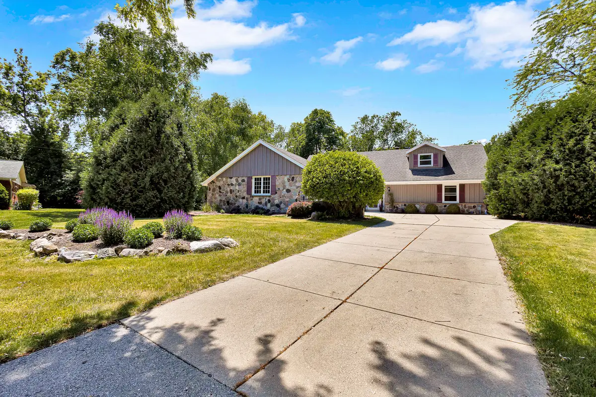 2311 W Kenboern Dr, Glendale, WI 53209 - #1