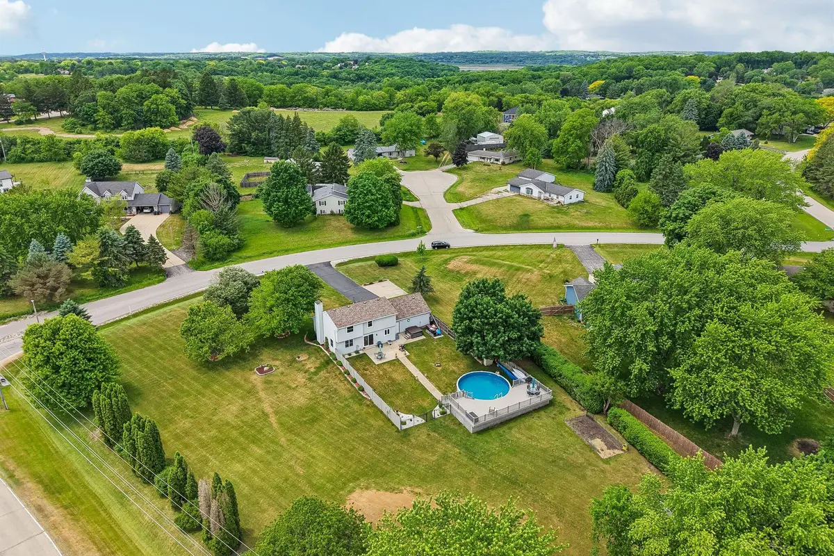 W276S9060 Hidden Lakes Dr, Vernon, WI 53149 - #1