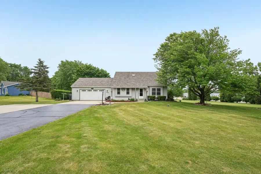 W276S9060 Hidden Lakes Dr, Vernon, WI 53149 - #2