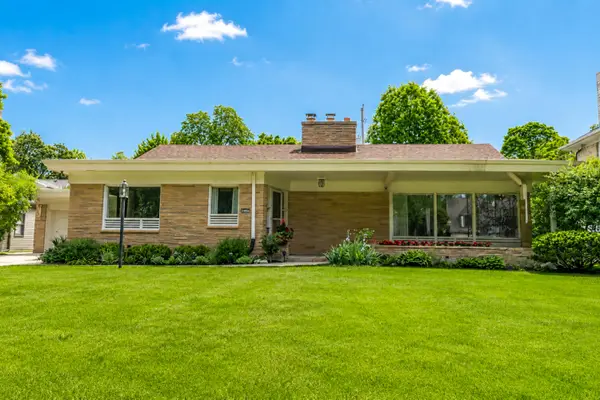 2518 N Harding Blvd, Wauwatosa, WI 53226