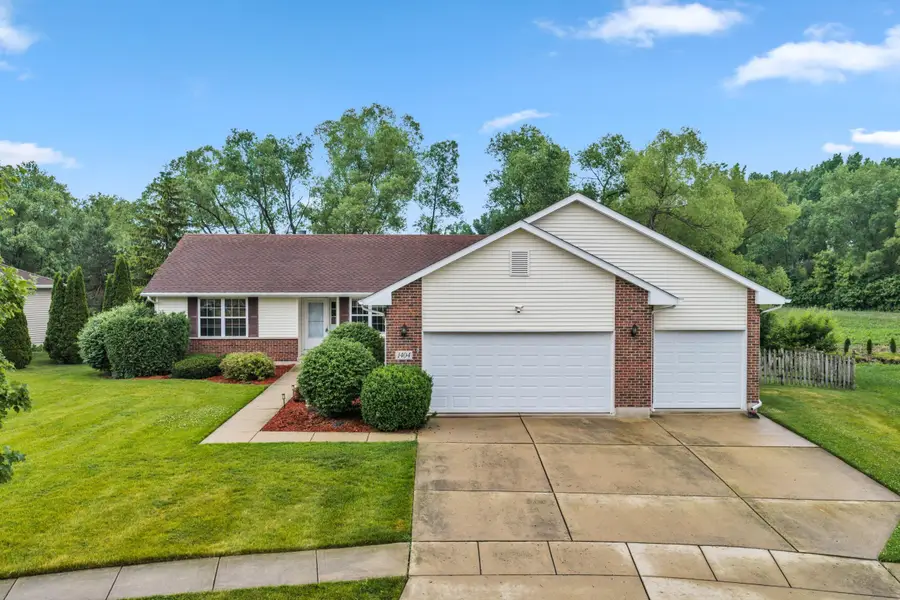 1404 Willow Ln, Harvard, IL 60033 - #3