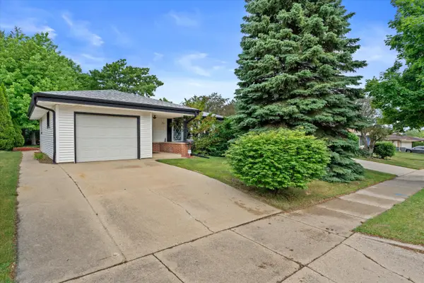 5661 S 24th St, Milwaukee, WI 53221