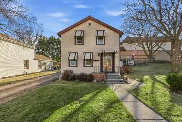 1424 12th Ave, Grafton, WI 53024