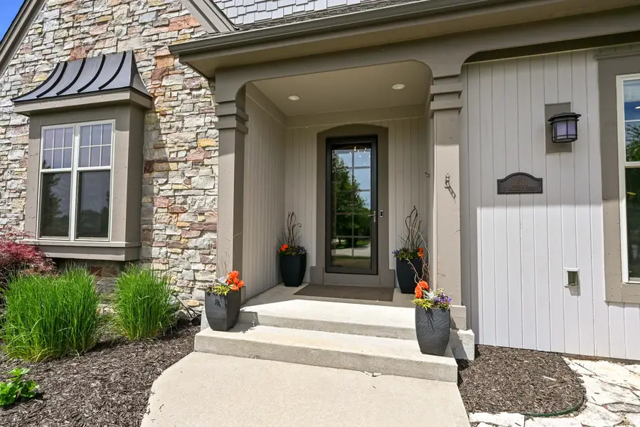 11511 N Oakview Ct, Mequon, WI 53092 - #3