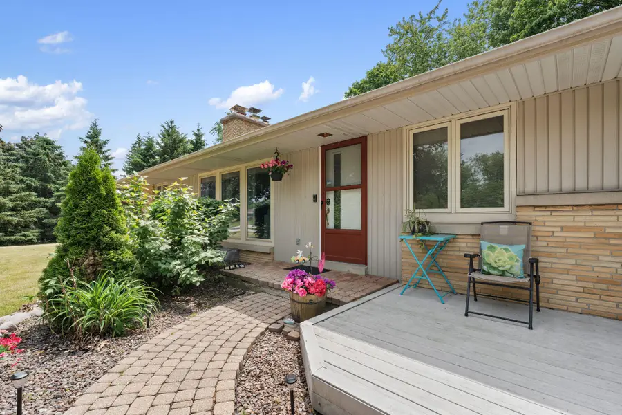 N76W14321 Lari Lou Dr, Menomonee Falls, WI 53051 - #2