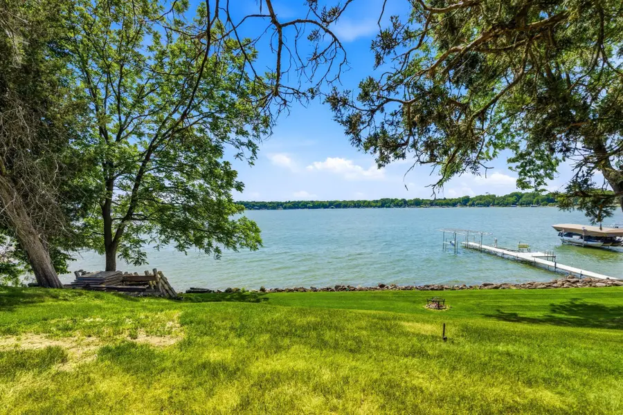 180 Monastery Hill Dr, Lac La Belle, WI 53066 - #2
