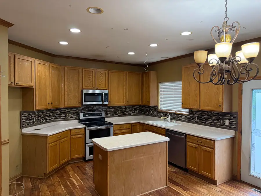 11039 W Fairlane Ave, Milwaukee, WI 53224 - #3