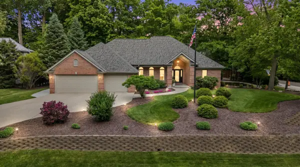 5001 Hunt Club Rd, Wind Point, WI 53402