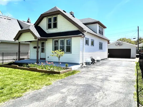 2401 W Plainfield Ave, Milwaukee, WI 53221