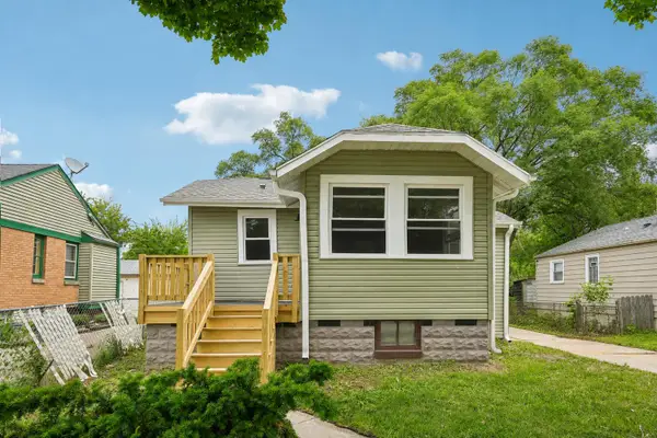 4758 N 49th St, Milwaukee, WI 53218