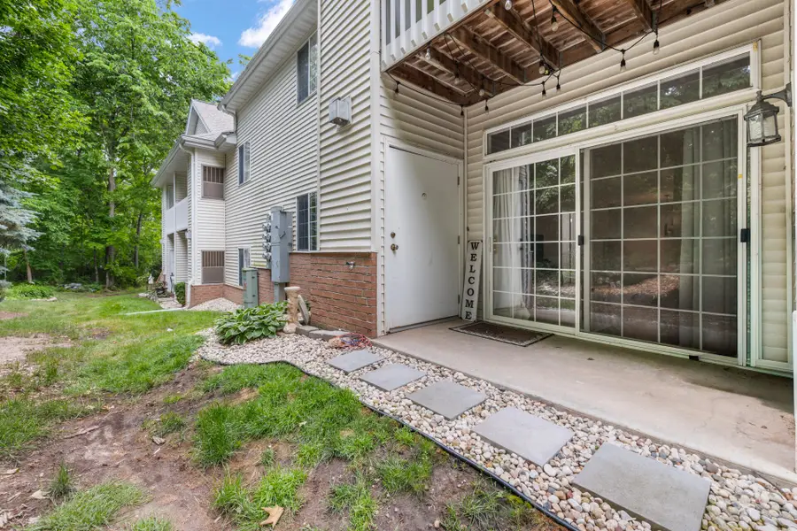 S77W19462 Lakewood Dr, Muskego, WI 53150 - #2