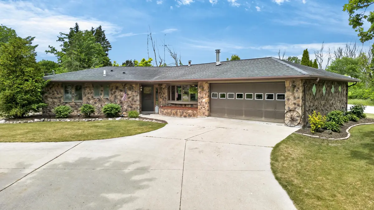 822 Woodland St, Plymouth, WI 53073 - #1
