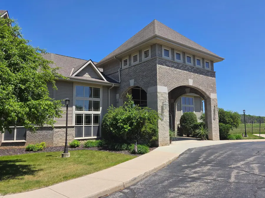 230 Hilldale Dr, Hartford, WI 53027 - #2