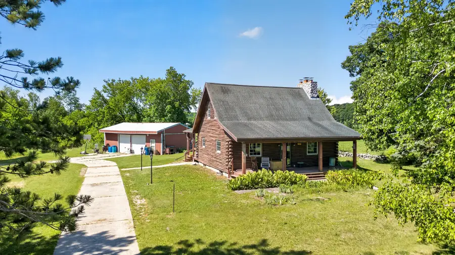 101 North Ave, Cascade, WI 53011 - #2