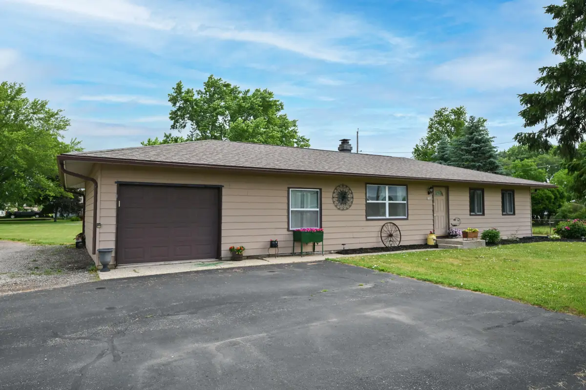 7142 Highway 36, Springfield, WI 53147 - #1