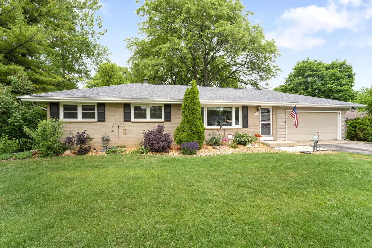 N51W15674 Fair Oak Pkwy, Menomonee Falls, WI 53051 - #1