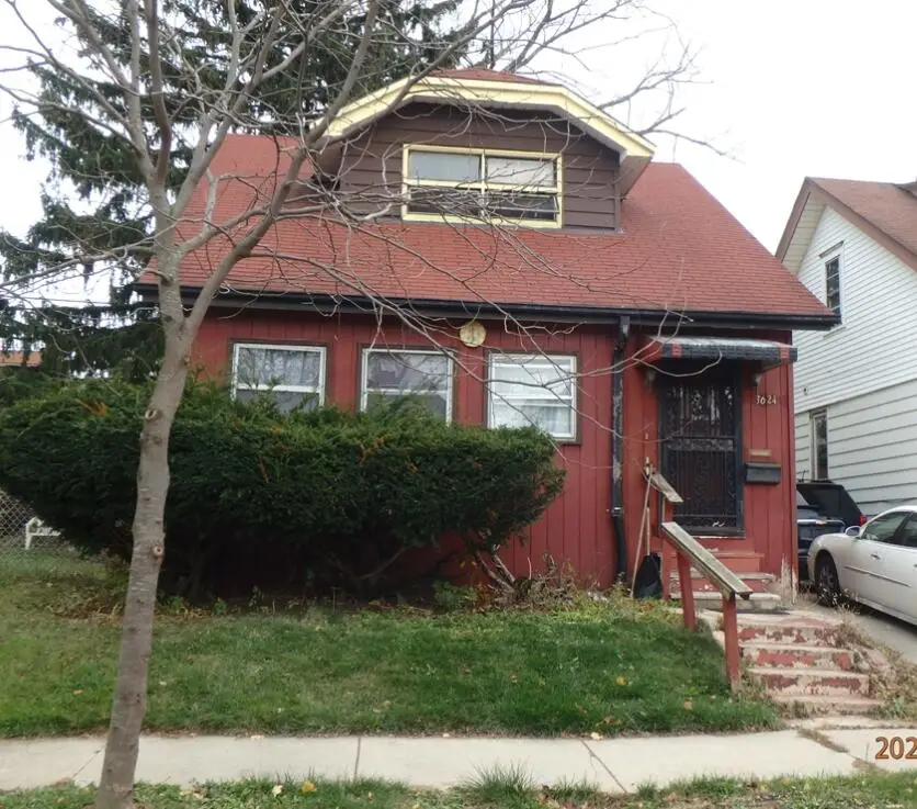 3624 N 24th Pl, Milwaukee, WI 53206 - #1