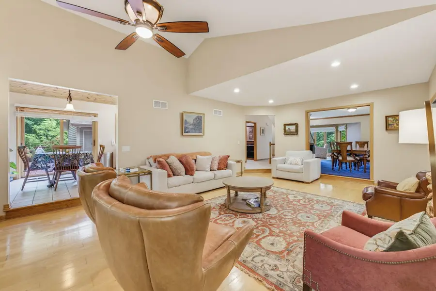 3532 S 121st Ct, Greenfield, WI 53228 - #3