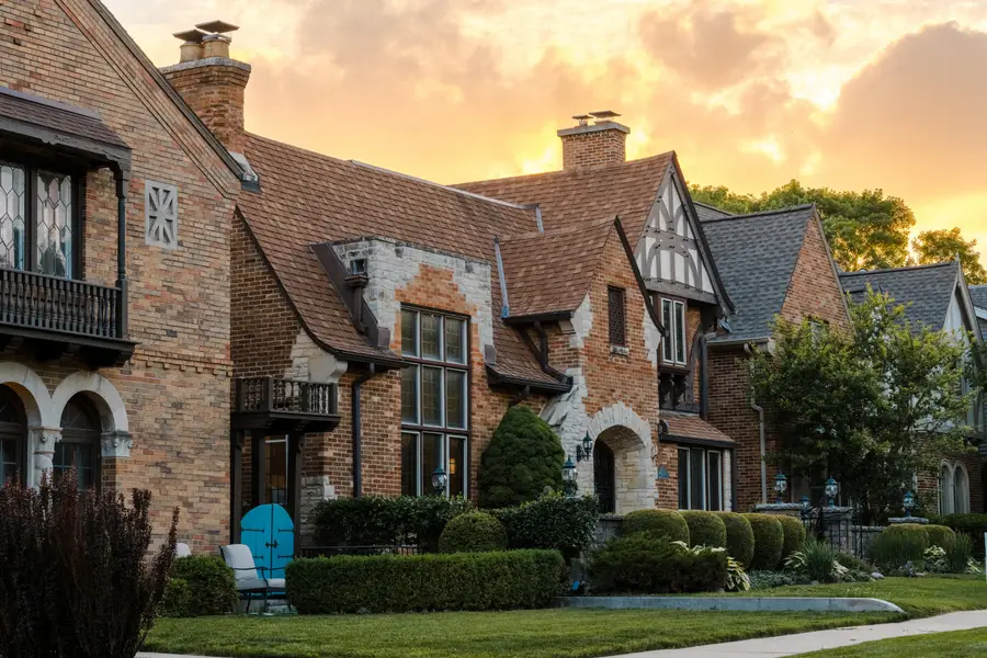5079 N Lake Dr, Whitefish Bay, WI 53217 - #2