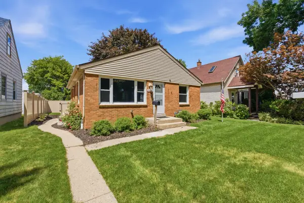 3379 S Burrell St, Milwaukee, WI 53207