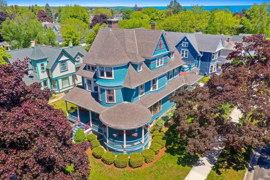 703 N 6th St, Manitowoc, WI 54220 - #2