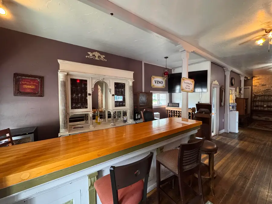 S77W25235 National Ave, Vernon, WI 53189 - #2