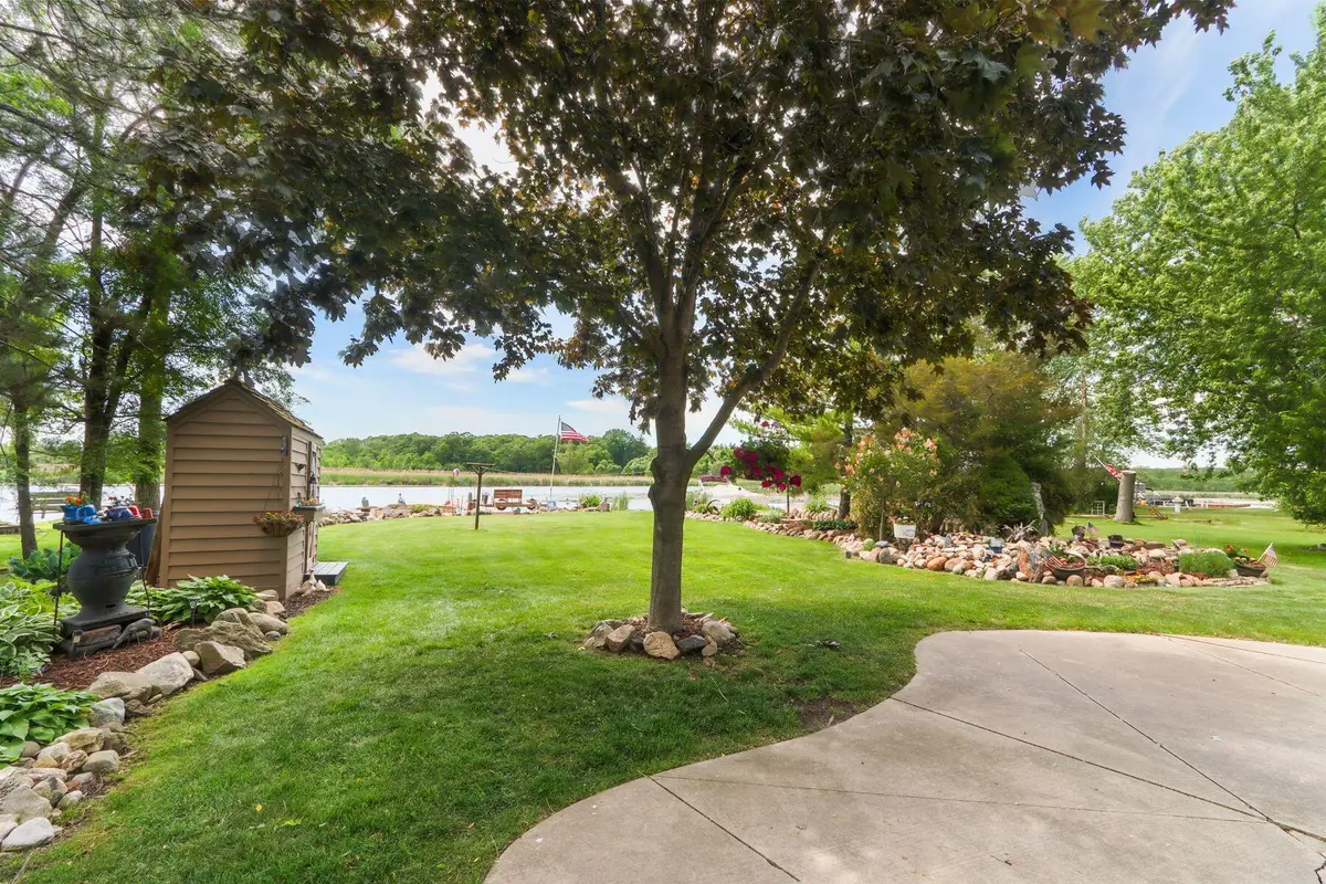 8508 Fox River Rd, Waterford, WI 53185 - #1
