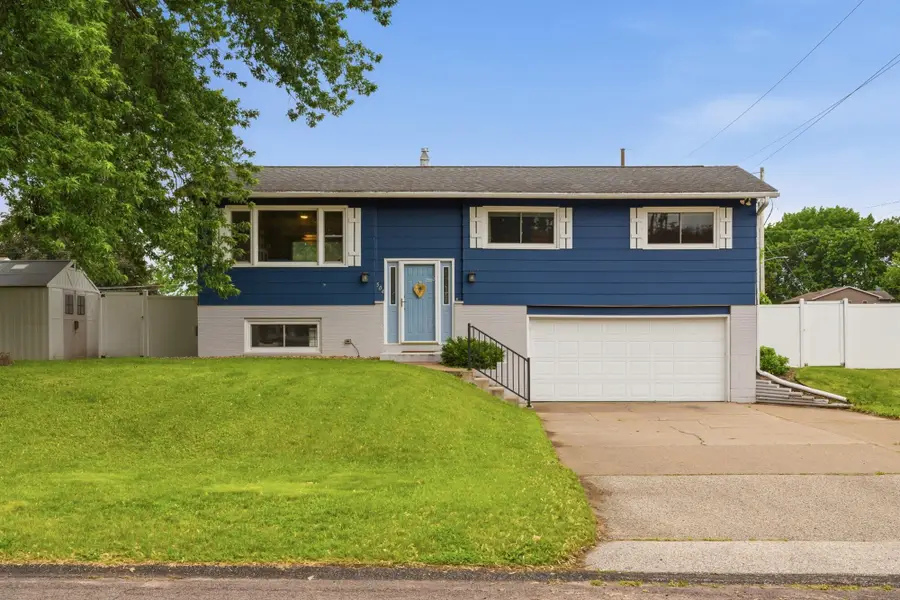 504 Flint St, Onalaska, WI 54650 - #2