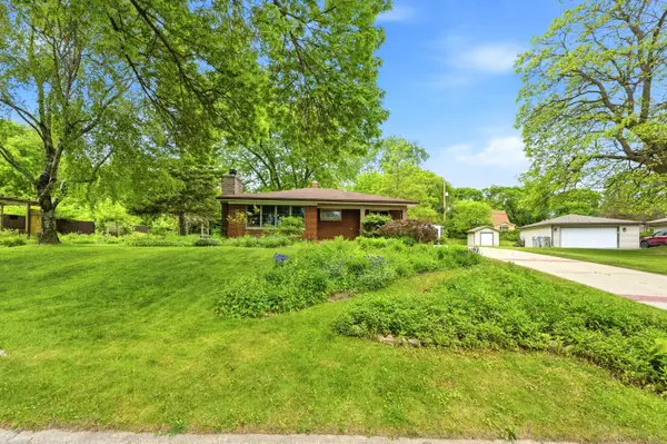 5751 S 22nd St, Milwaukee, WI 53221