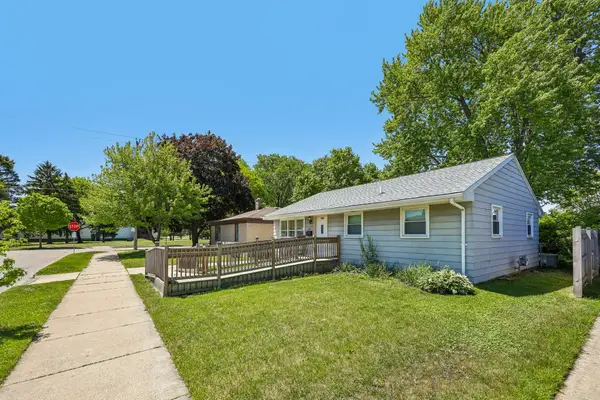 1708 Arcturus Ave, Racine, WI 53404