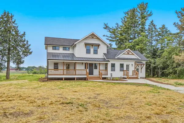W541 Madison Ave, Ixonia, WI 53036
