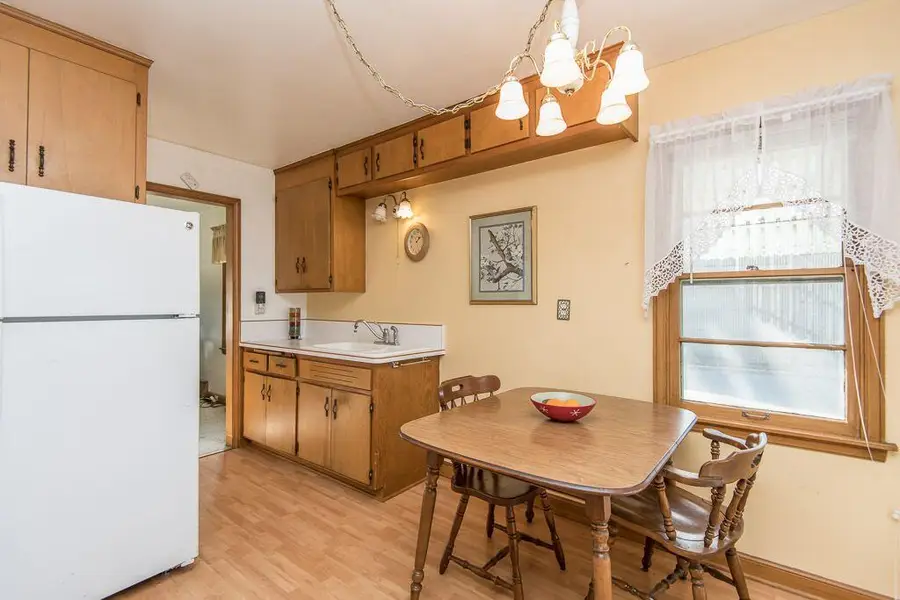1818 E Fernwood Ave, Milwaukee, WI 53207 - #3