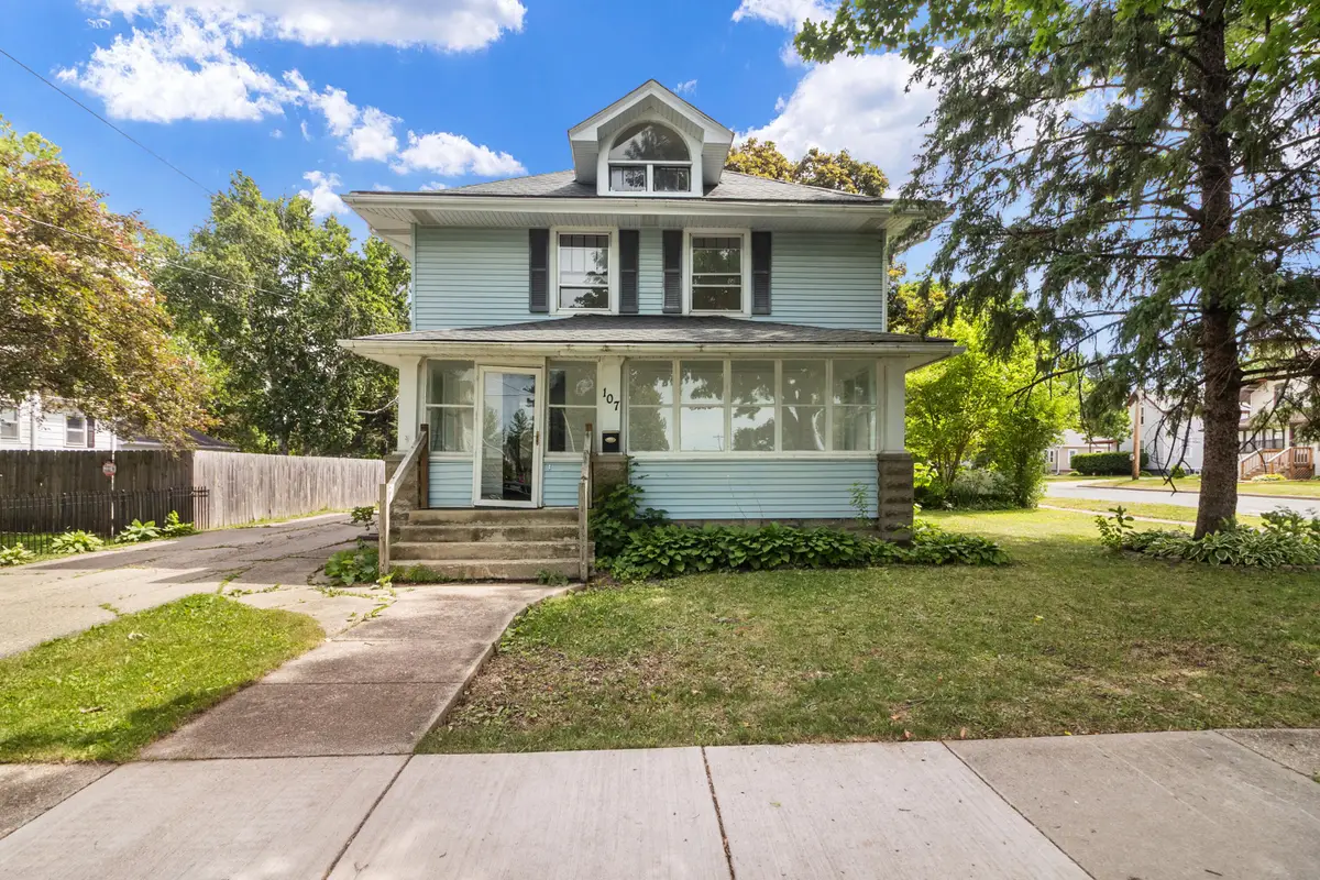 107 N Harrison St, Delavan, WI 53115 - #1