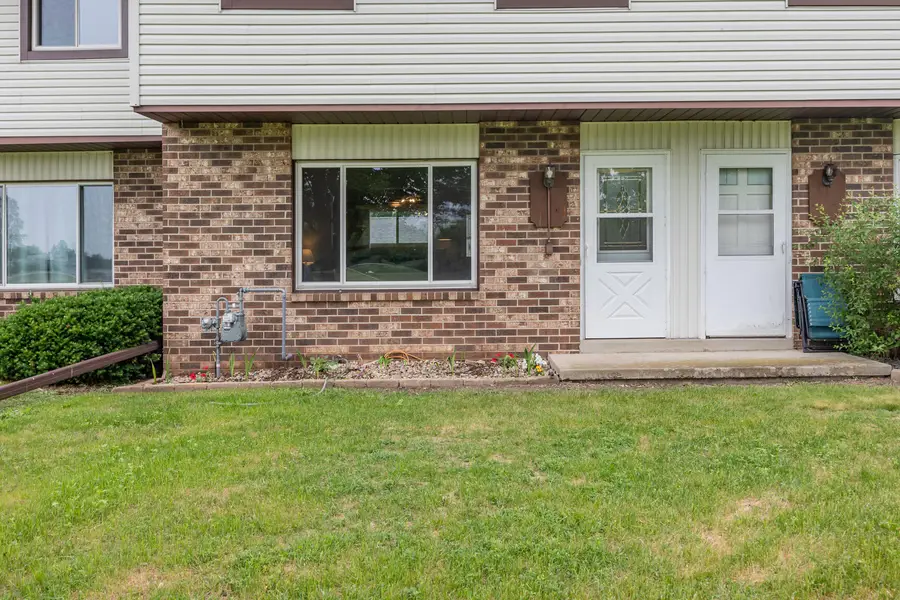 864 Kings Ct, Fond Du Lac, WI 54935 - #2