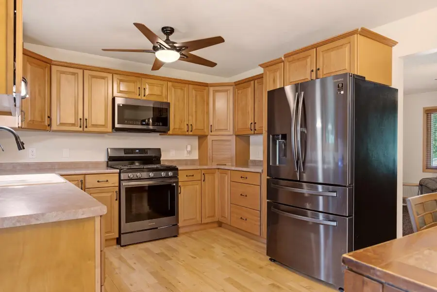 1610 Cliffview Dr, Holmen, WI 54636 - #3