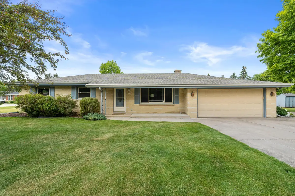 3028 Valley Forge St, Caledonia, WI 53404 - #1