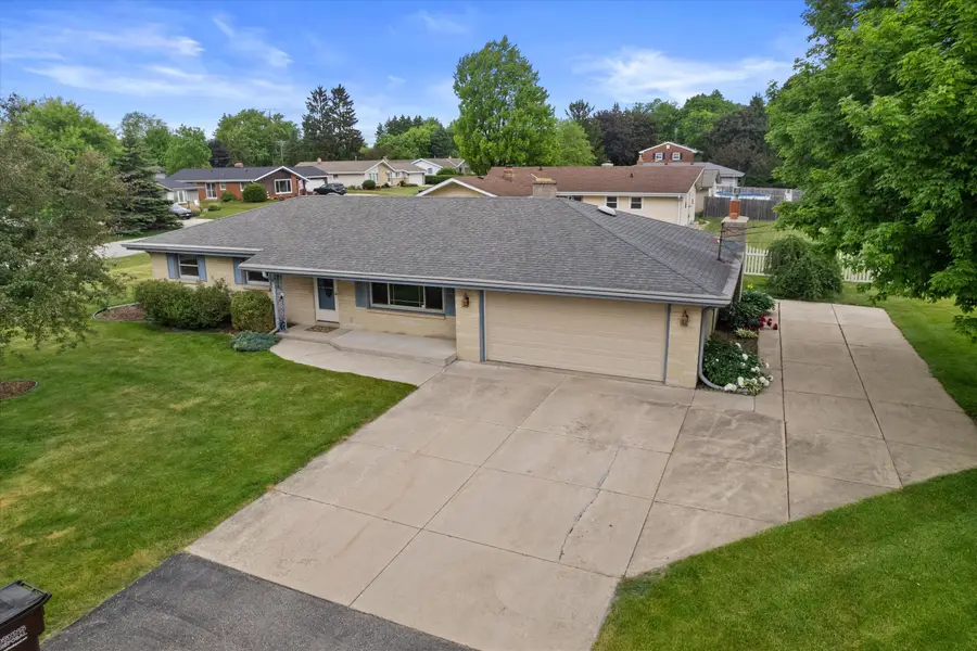 3028 Valley Forge St, Caledonia, WI 53404 - #3