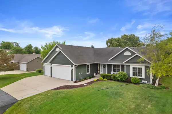 2525 Antoinette Trl, Caledonia, WI 53402