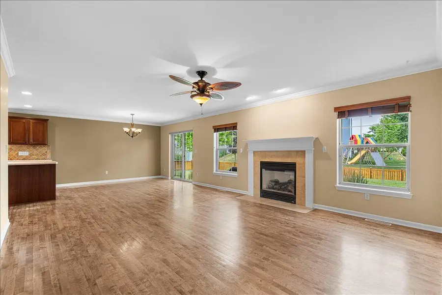 550 Lambert Dr, Slinger, WI 53086 - #3