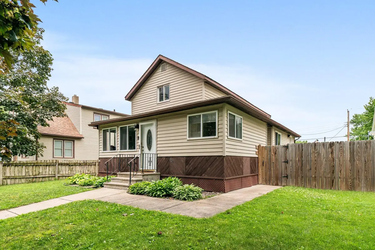 608 2nd St S, La Crescent, MN 55947 - #1