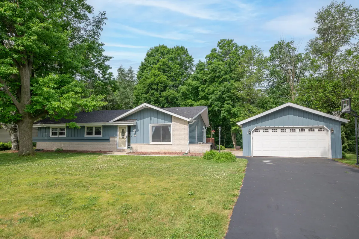 1447 Tomac Ln, Richfield, WI 53033 - #1