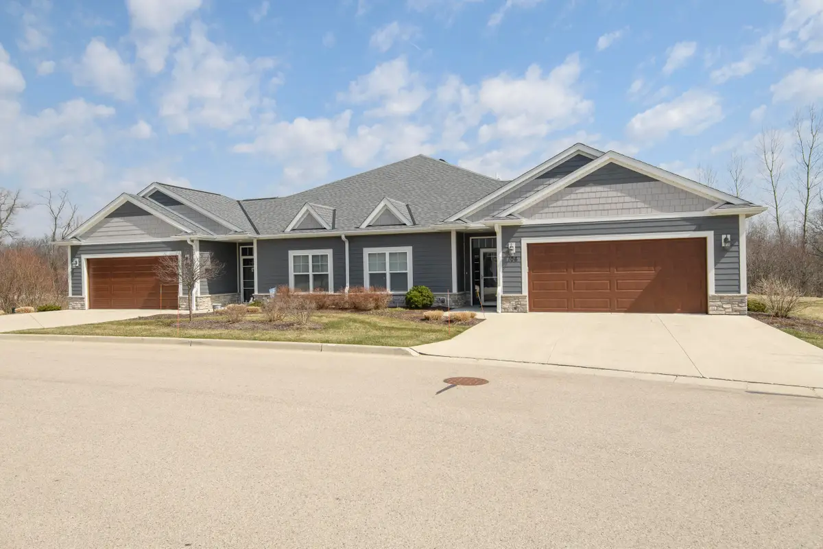 106 Phantom Lake Ct, Mukwonago, WI 53149 - #1
